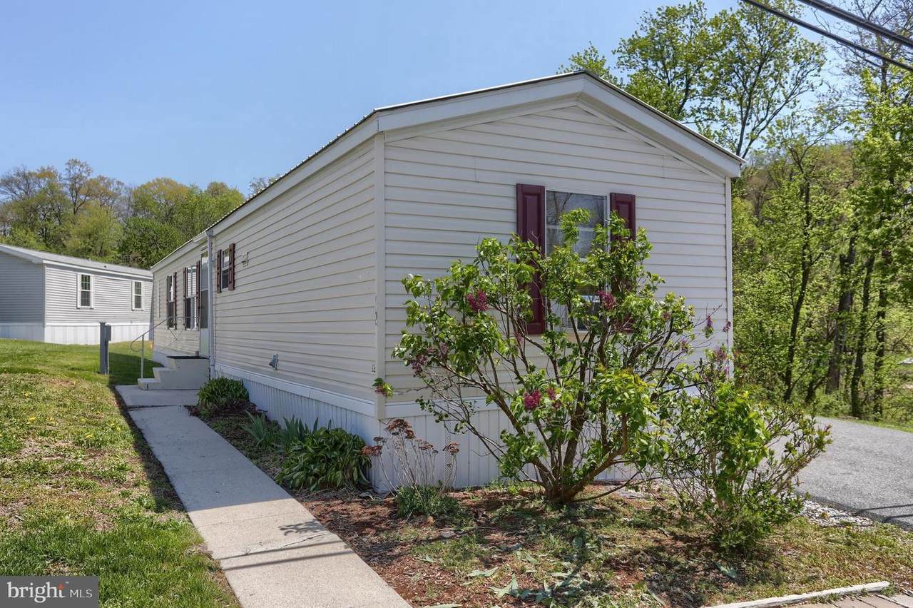 472 Lancaster Street - Photo 1