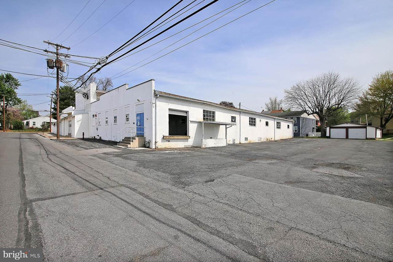 308 1ST Street - Photo 1
