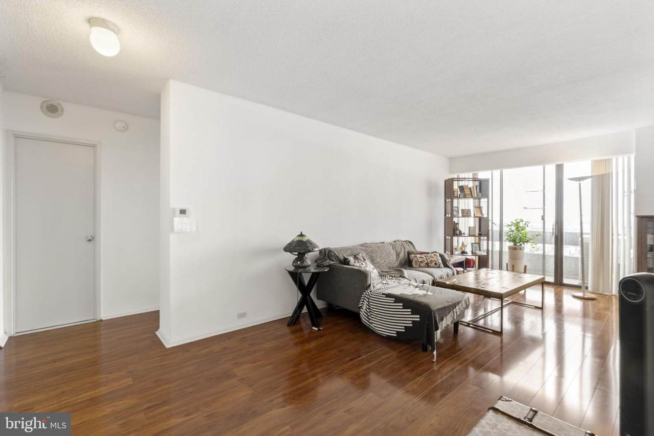 1326-42 Spruce Street - Photo 1