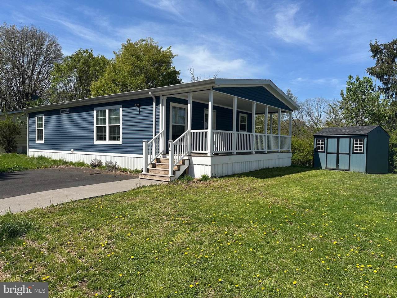 12 Lakeview - Photo 1