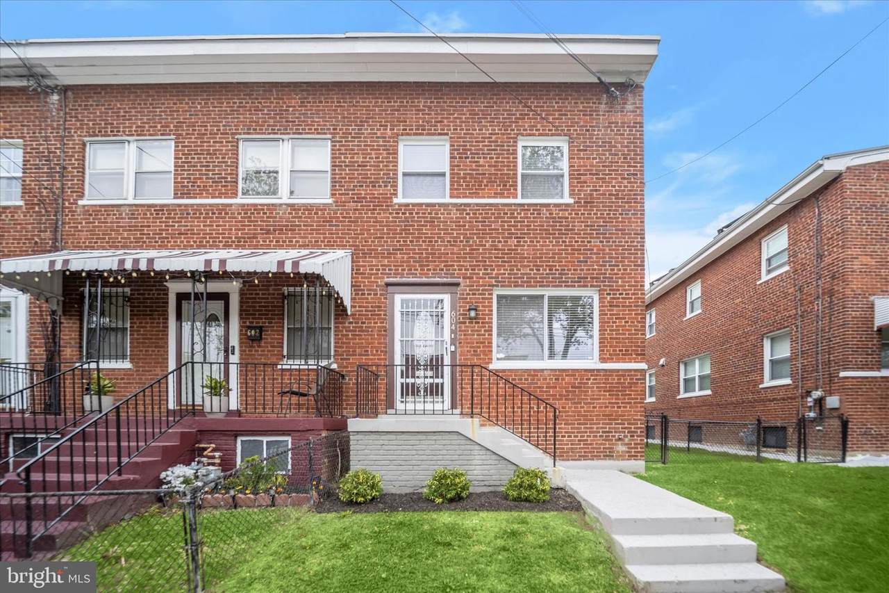 604 Galveston Place - Photo 1