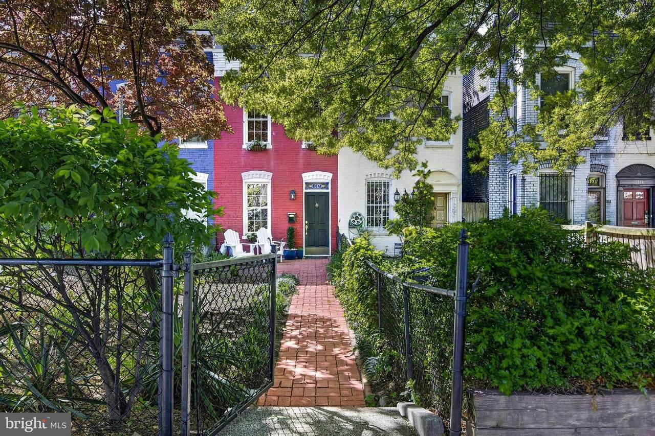 1317 Potomac Avenue - Photo 1