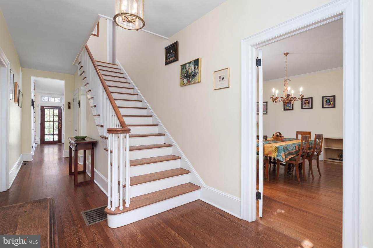 https://bt-photos.global.ssl.fastly.net/brightmls/1280_boomver_1_804818788110-2.jpg