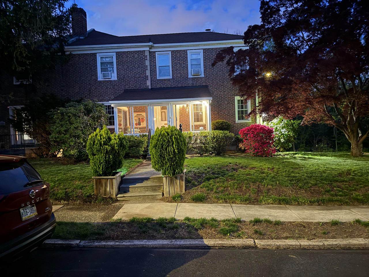 1123 Yeadon Avenue - Photo 1