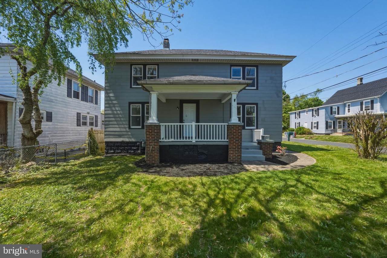 734 East Avenue - Photo 1