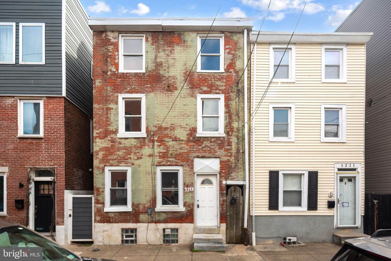 1213 Oxford Street - Photo 1