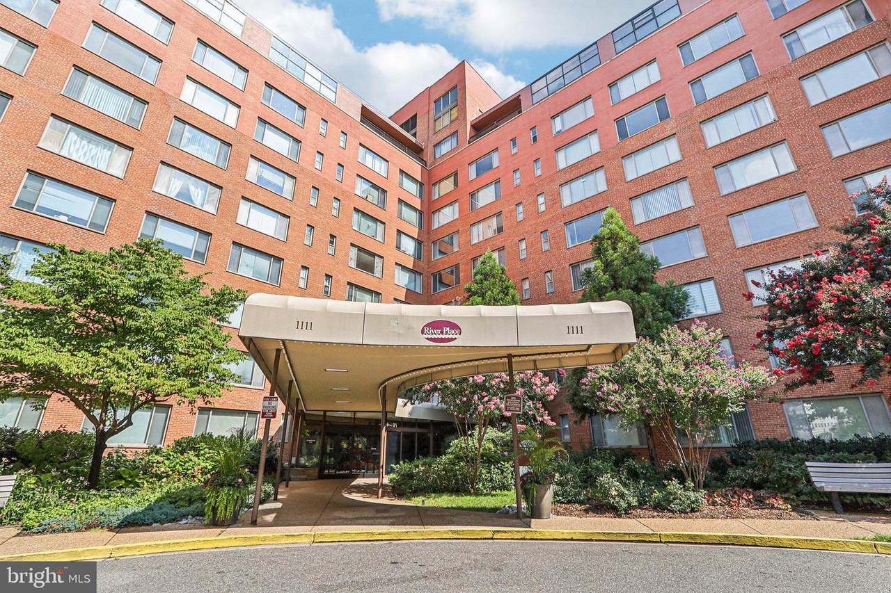 1111 Arlington Boulevard - Photo 1
