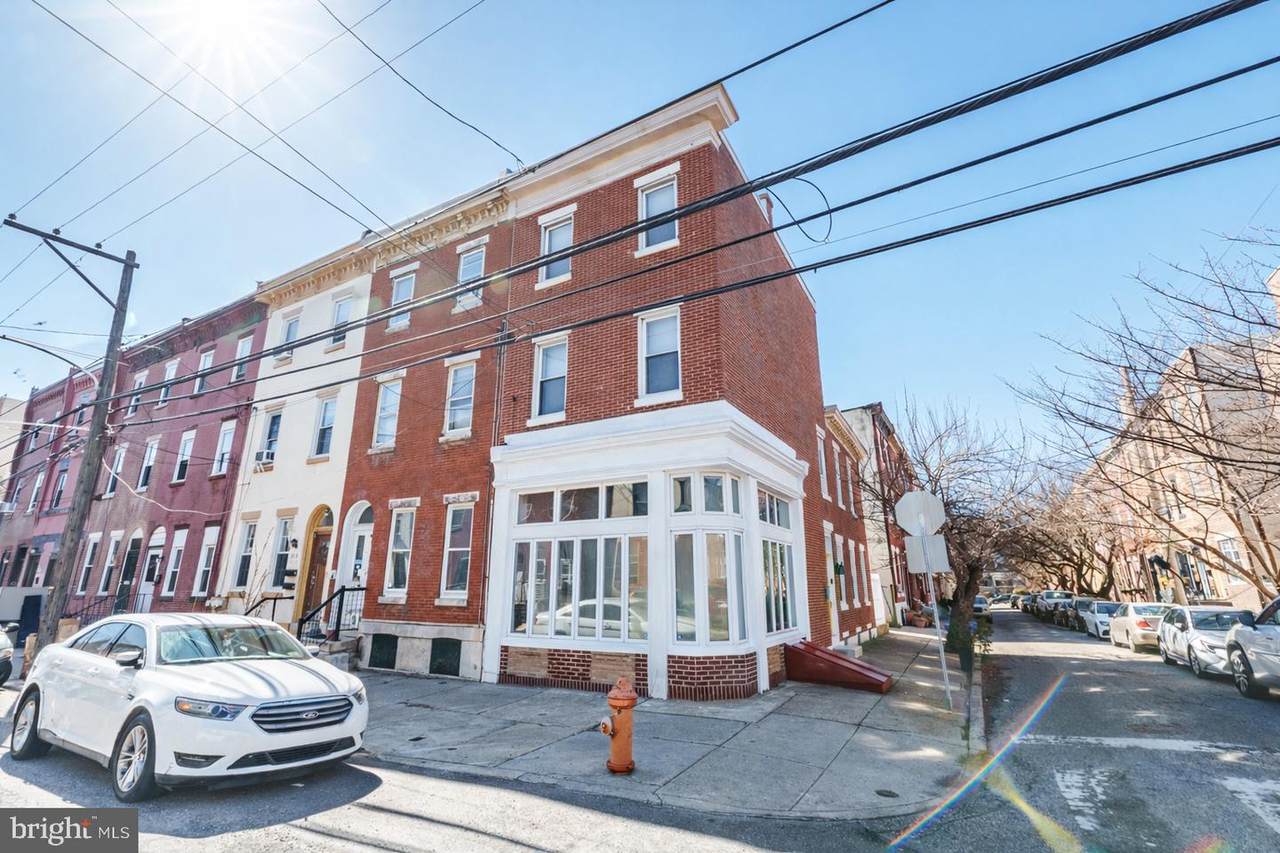 856 20TH Street - Photo 1