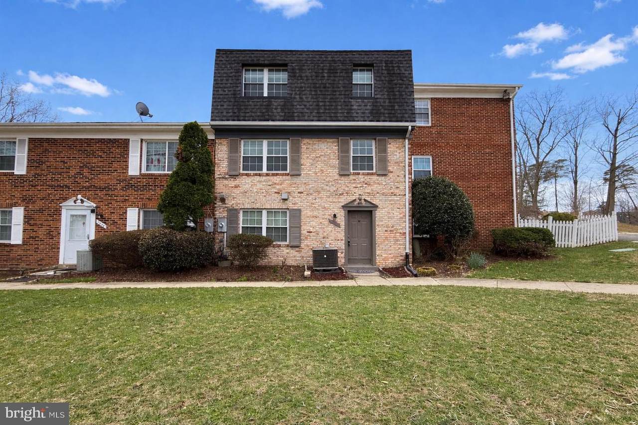 9833 Hagel Circle - Photo 1