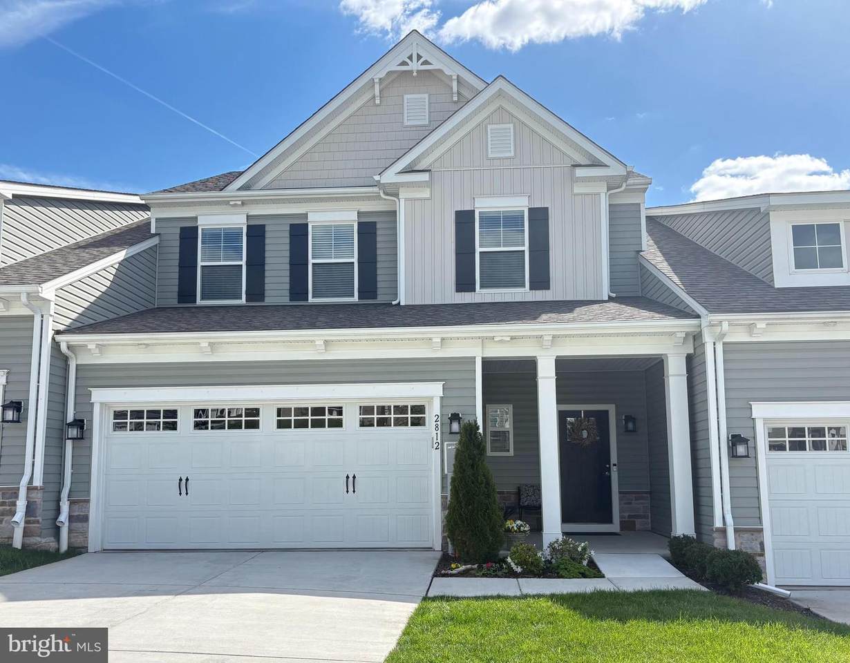 2812 Town View Circle - Photo 1