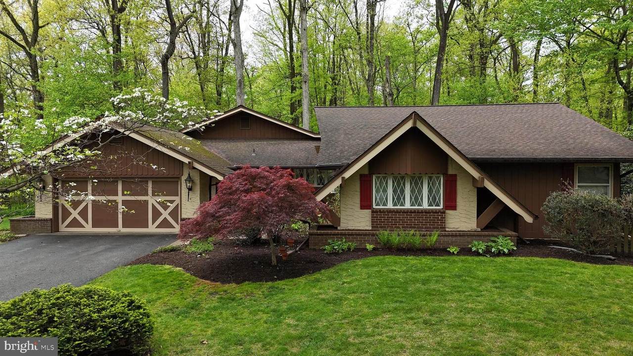 120 Angela Drive - Photo 1