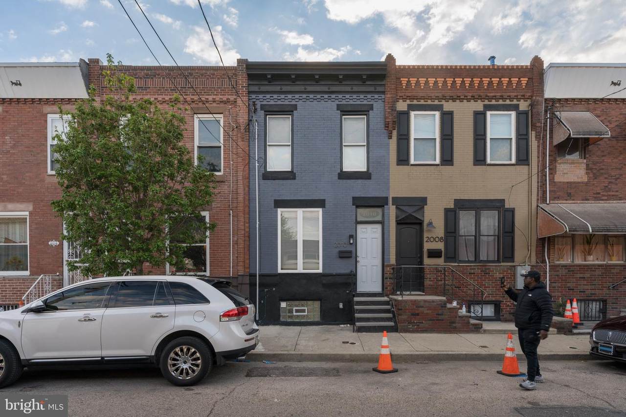 2010 Chadwick Street - Photo 1