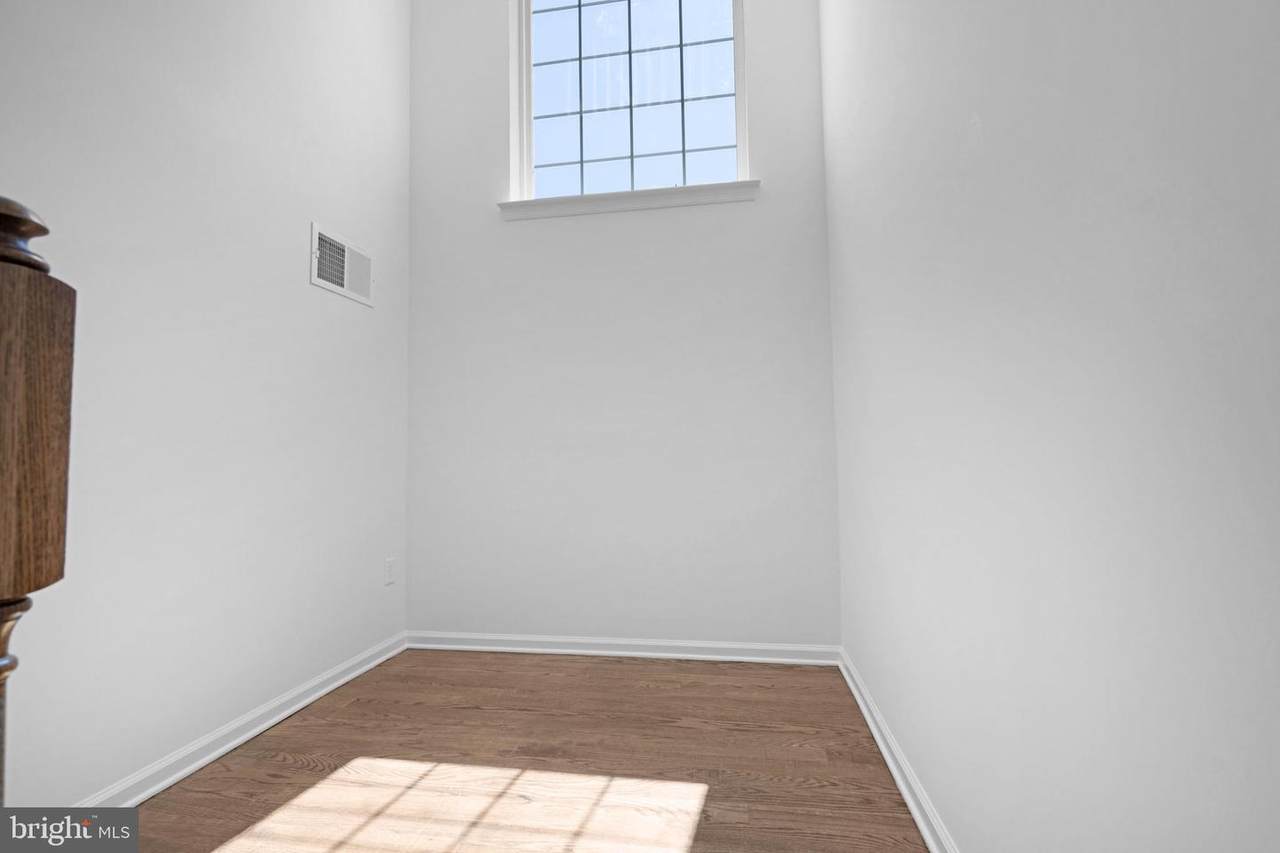 https://bt-photos.global.ssl.fastly.net/brightmls/1280_boomver_1_804825903788-2.jpg