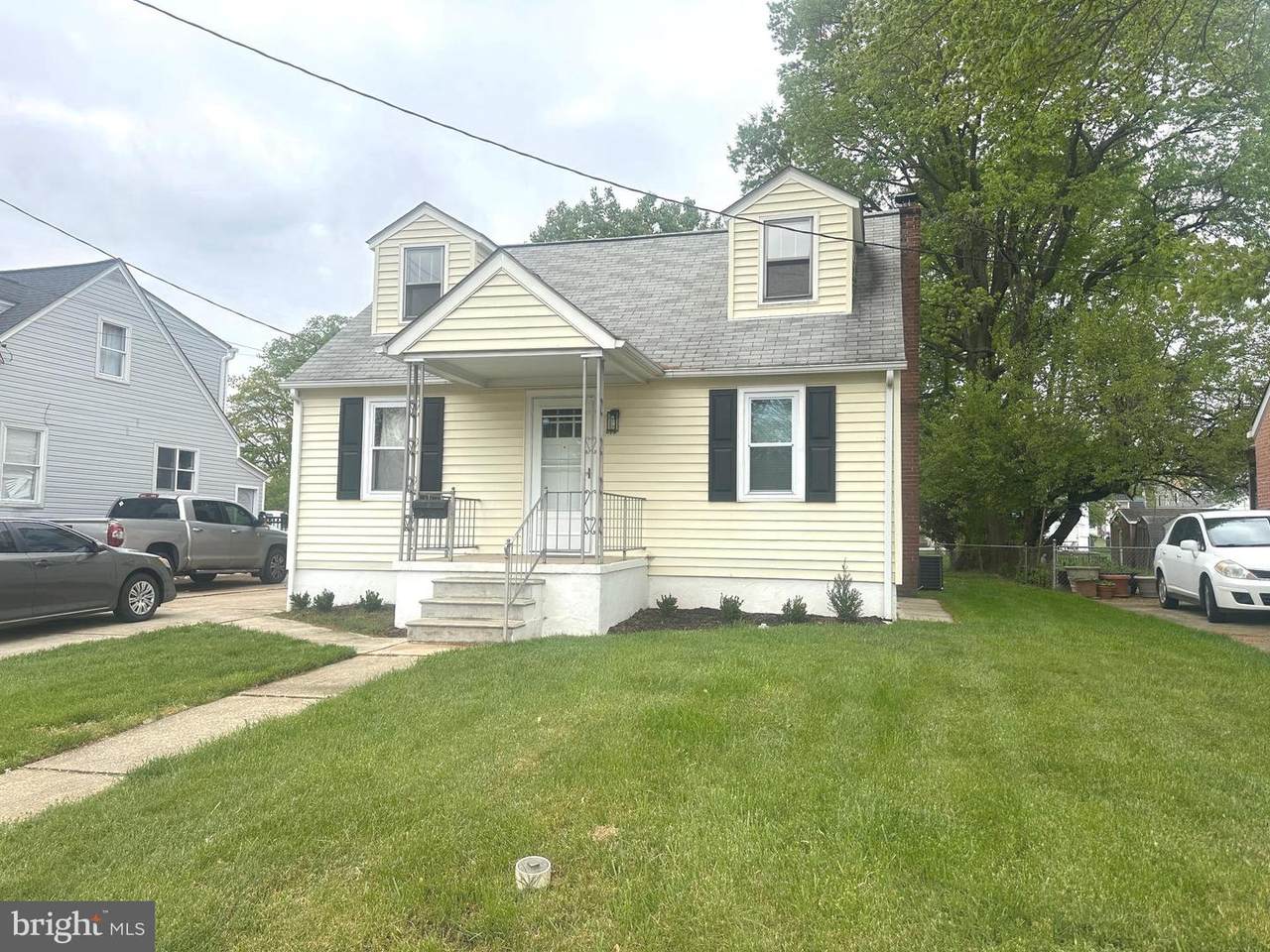 612 Woodward Drive - Photo 1