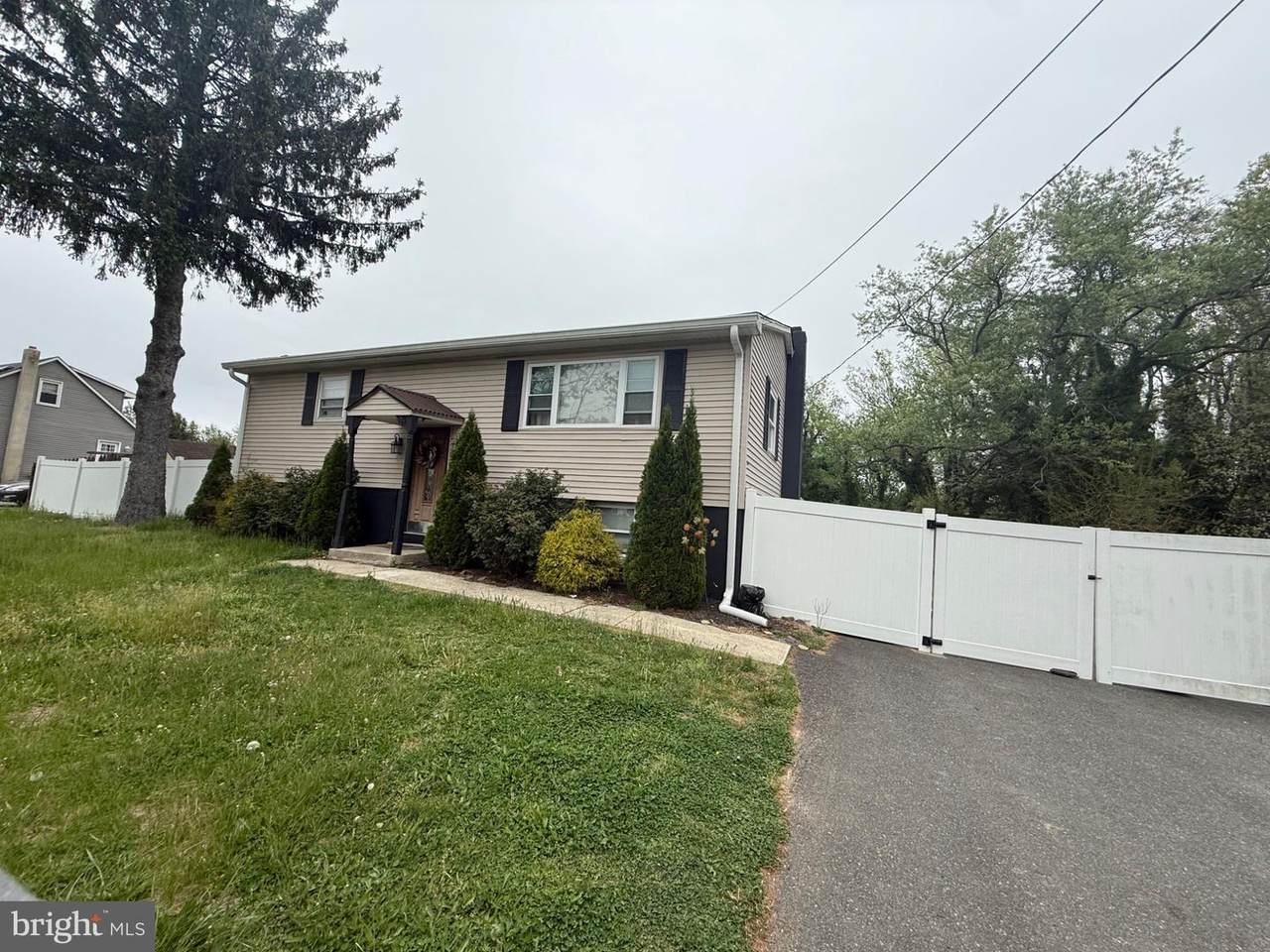 35 Longview Dr - Photo 1