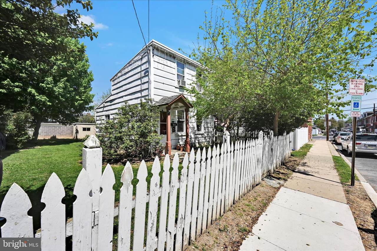 745 Marion Street - Photo 1