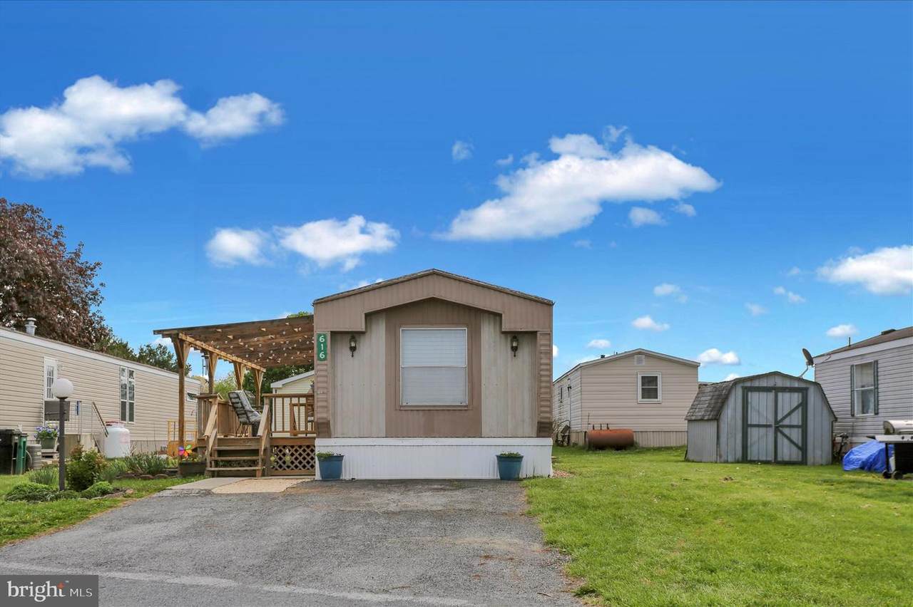 616 Palm City Park - Photo 1
