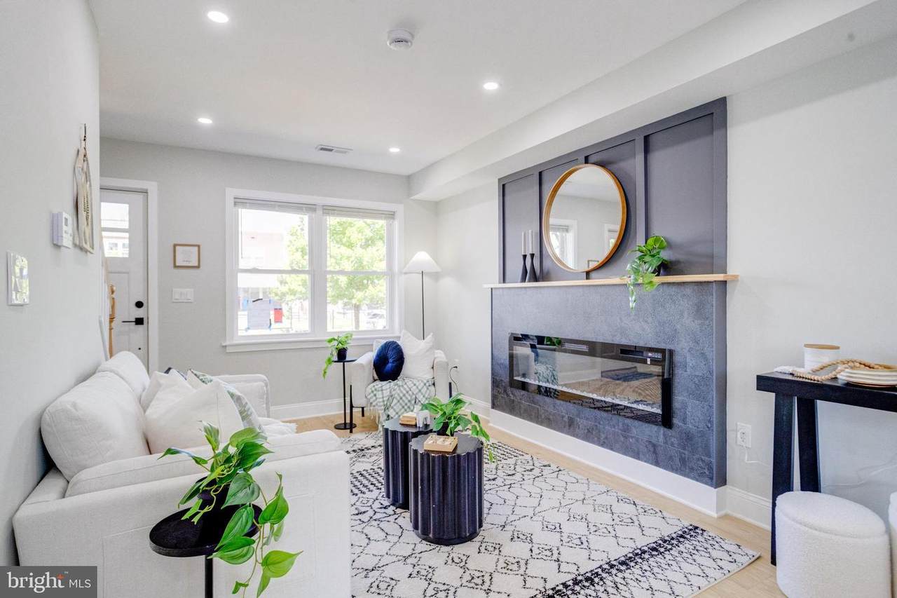 https://bt-photos.global.ssl.fastly.net/brightmls/1280_boomver_2_804834310444-2.jpg