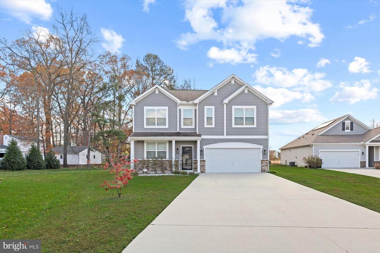 403 Twin Creeks Drive - Photo 1