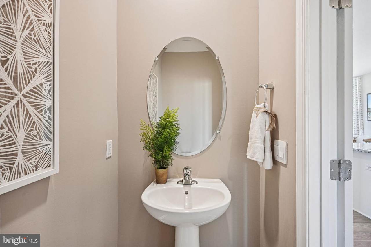 https://bt-photos.global.ssl.fastly.net/brightmls/1280_boomver_1_804835988764-2.jpg