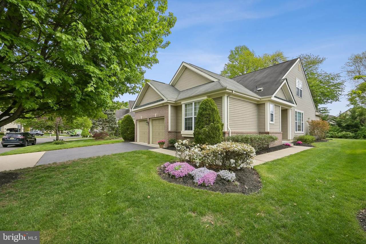 131 Glengarry Lane - Photo 1