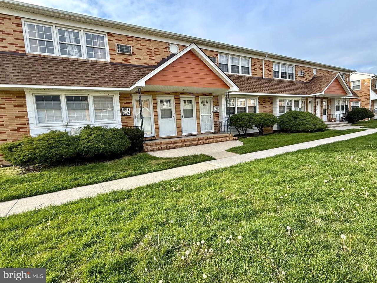 5517 Suffolk Court - Photo 1