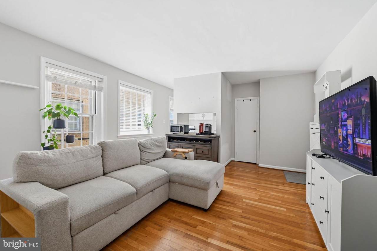117 E Street - Photo 1