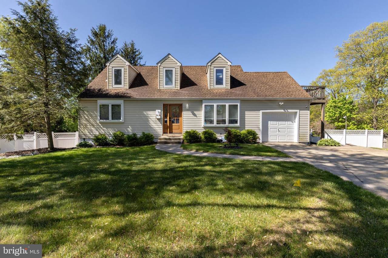 17 Lisa Drive - Photo 1