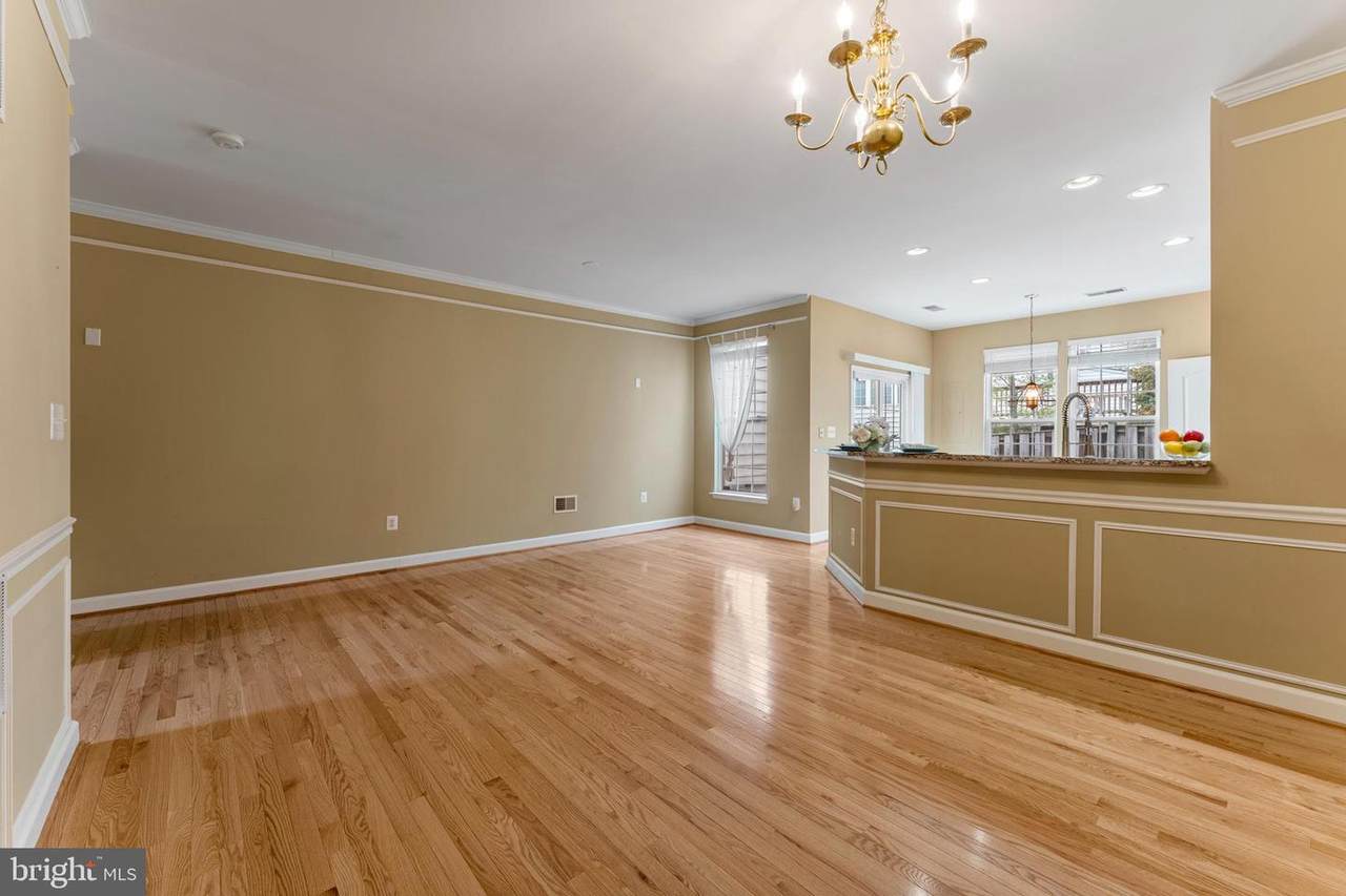 https://bt-photos.global.ssl.fastly.net/brightmls/1280_boomver_1_804837423740-2.jpg