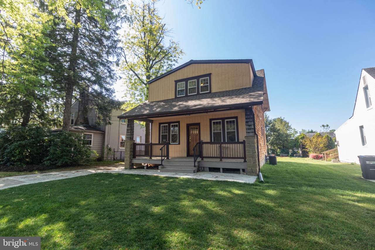 1504 Sycamore Street - Photo 1