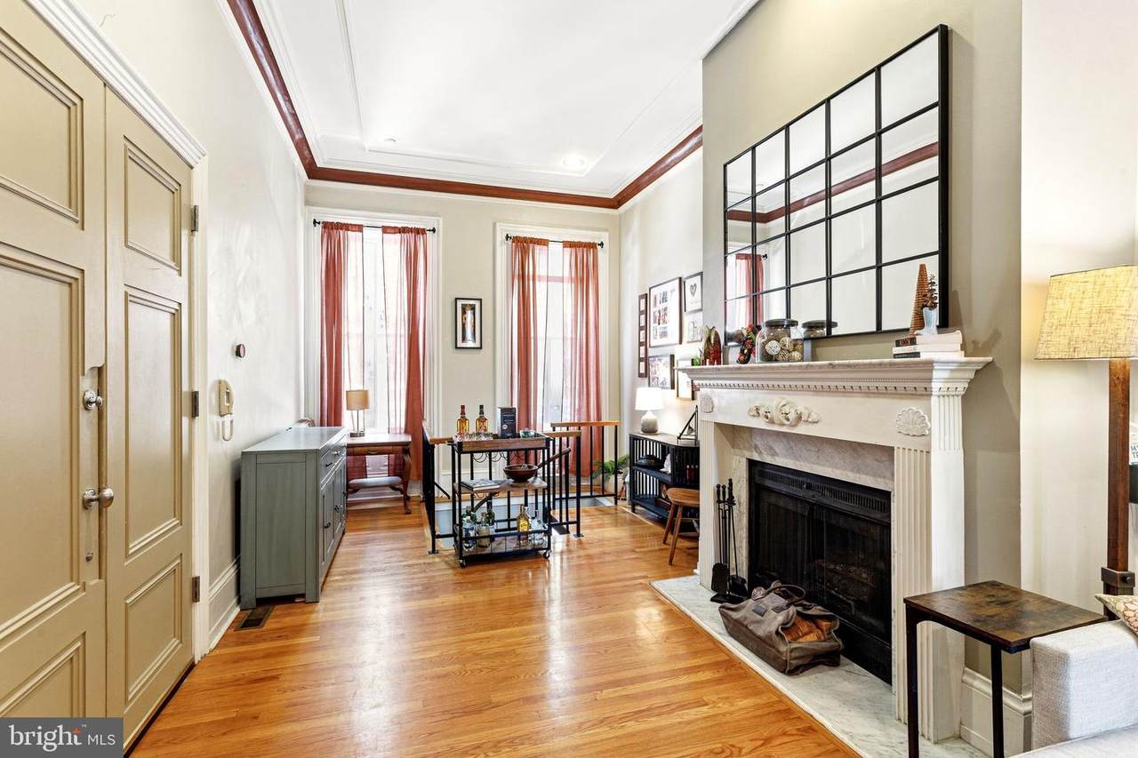 1712 Wallace Street - Photo 1