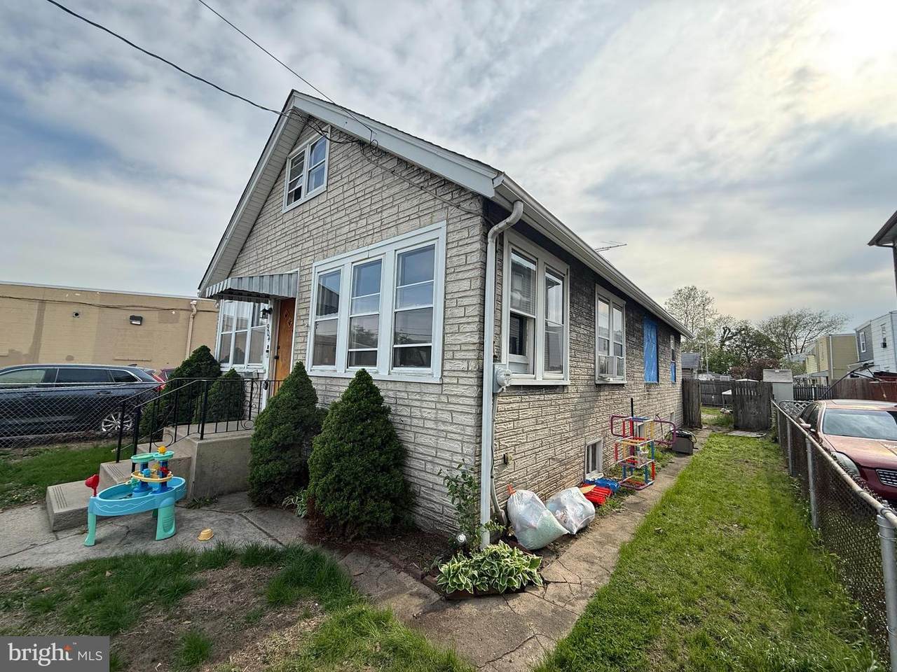 904 Center Street - Photo 1