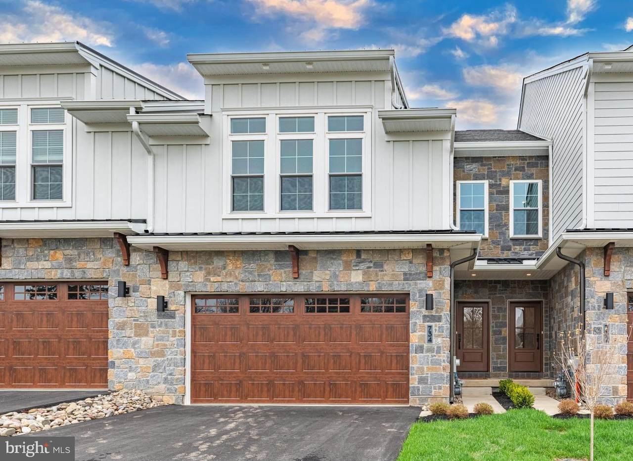 734 Emory Ct. - Photo 1