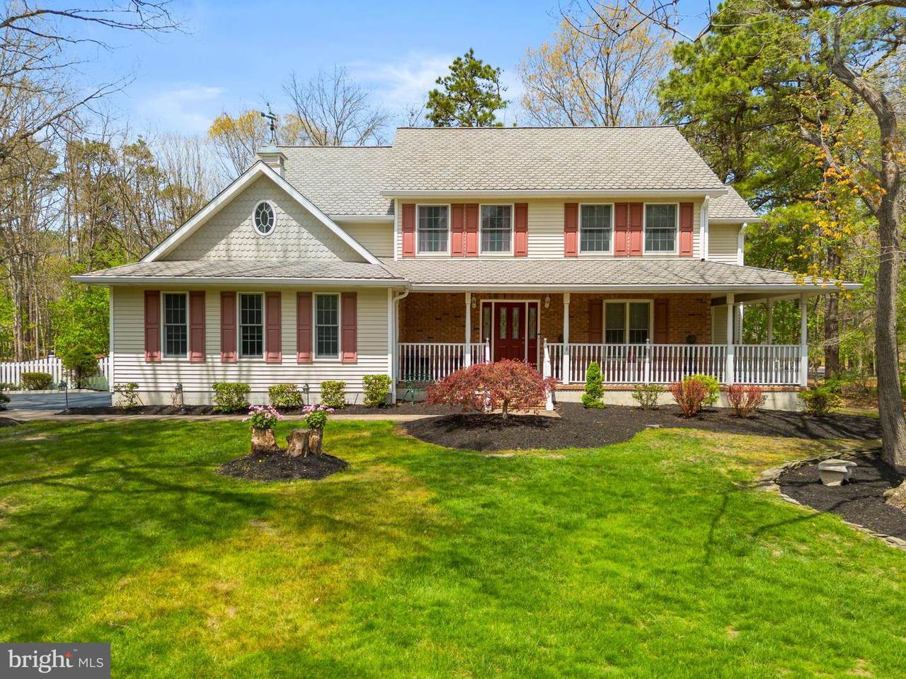 1 Pine View - Photo 1