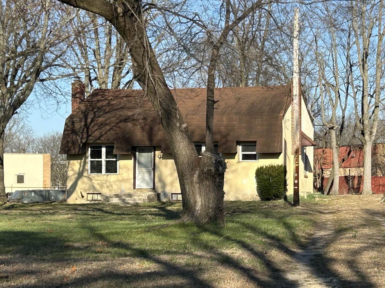 312 Stratford Avenue - Photo 1