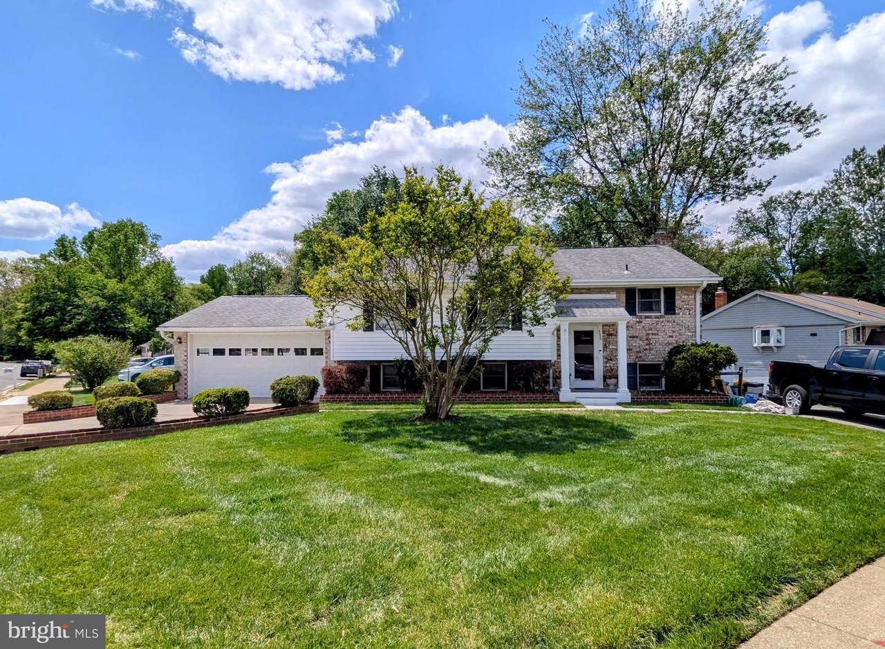 336 Regina Court - Photo 1