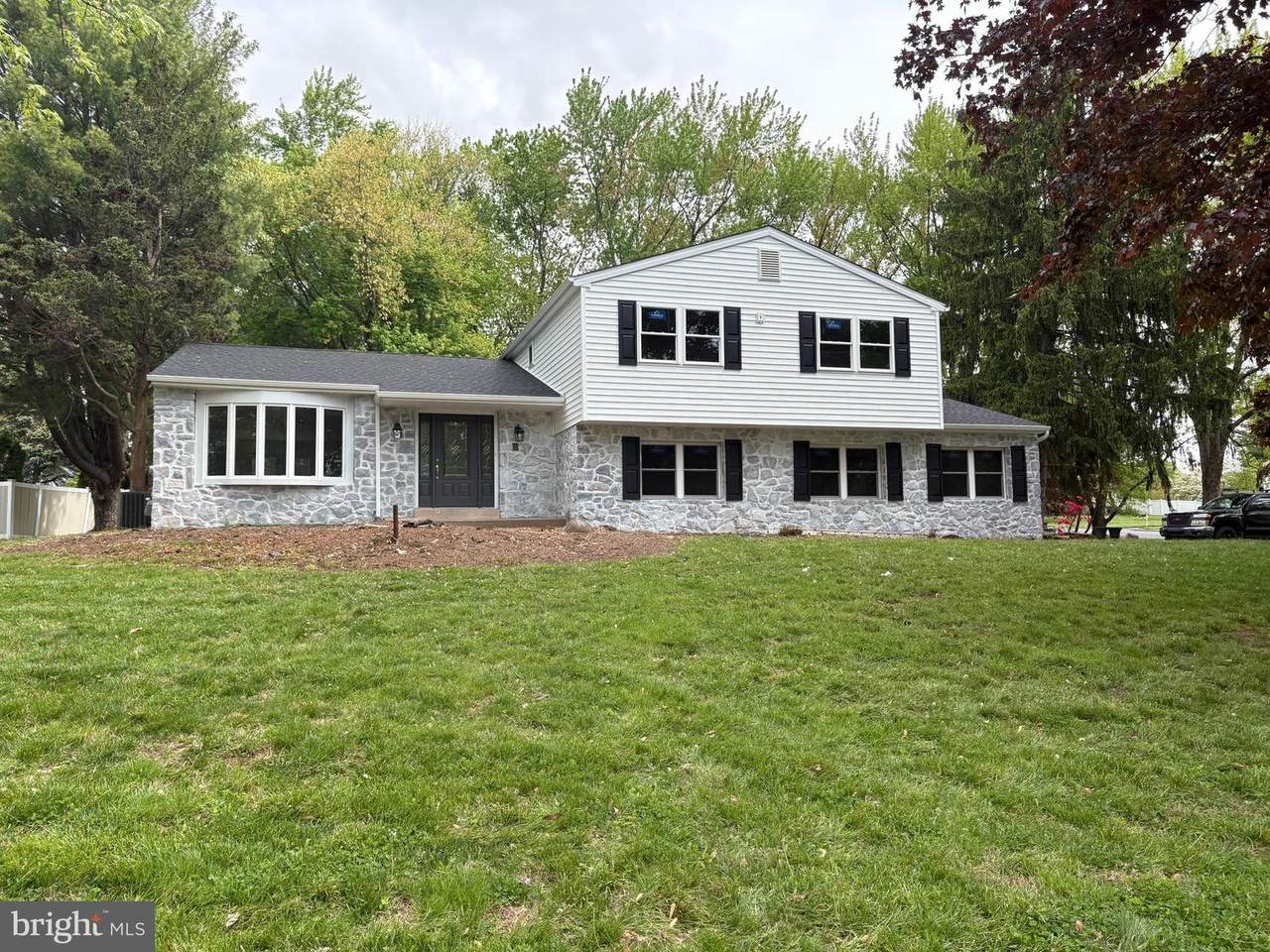 107 Cypress Circle - Photo 1