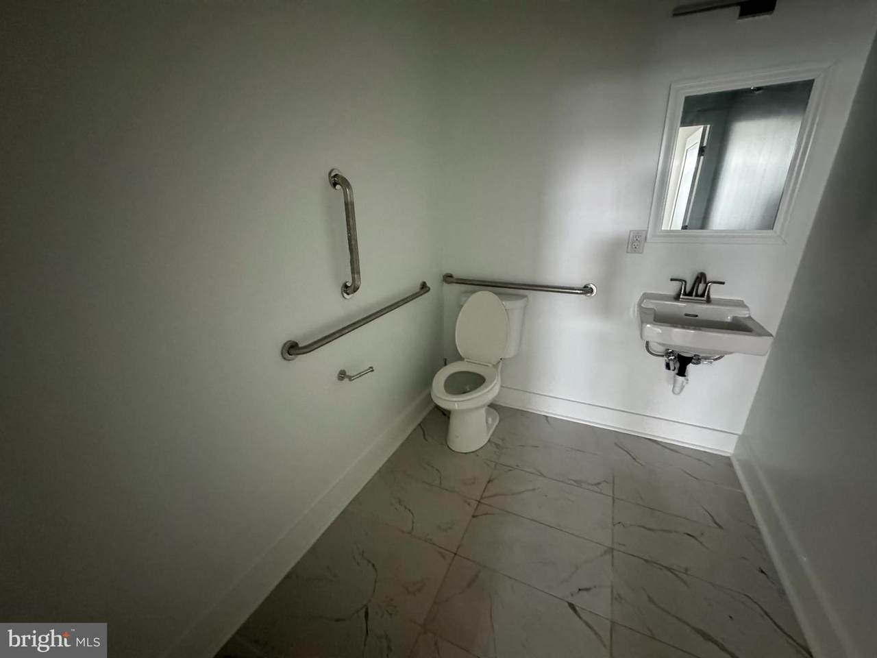 https://bt-photos.global.ssl.fastly.net/brightmls/1280_boomver_1_804843879170-2.jpg