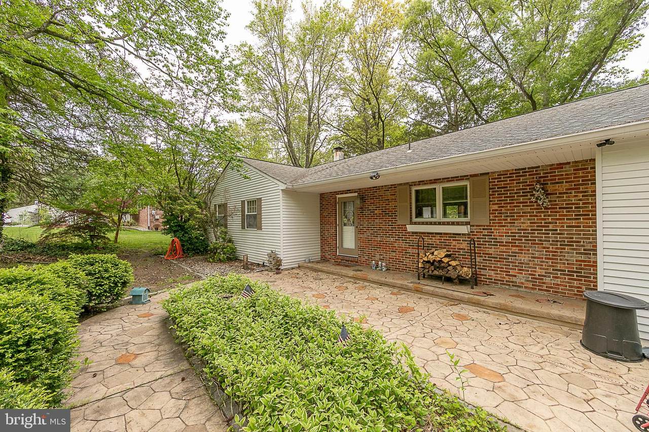 119 Lakeview Drive - Photo 1