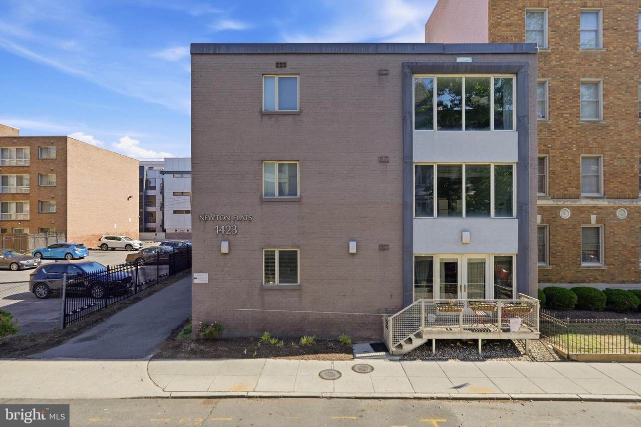 1423 Newton Street - Photo 1