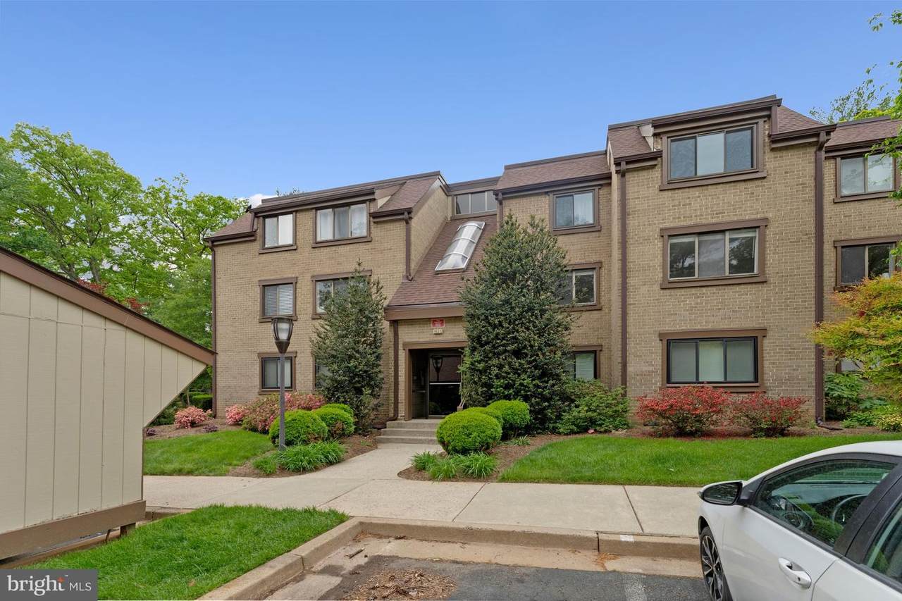 1621 Parkcrest Circle - Photo 1