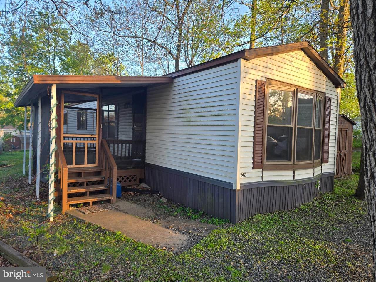 242 Dogwood Dr - Photo 1