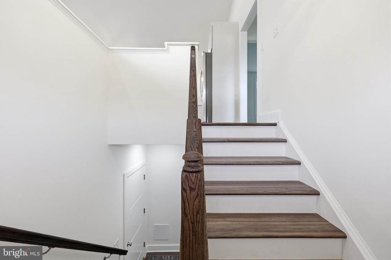 https://bt-photos.global.ssl.fastly.net/brightmls/1280_boomver_1_804852046780-2.jpg