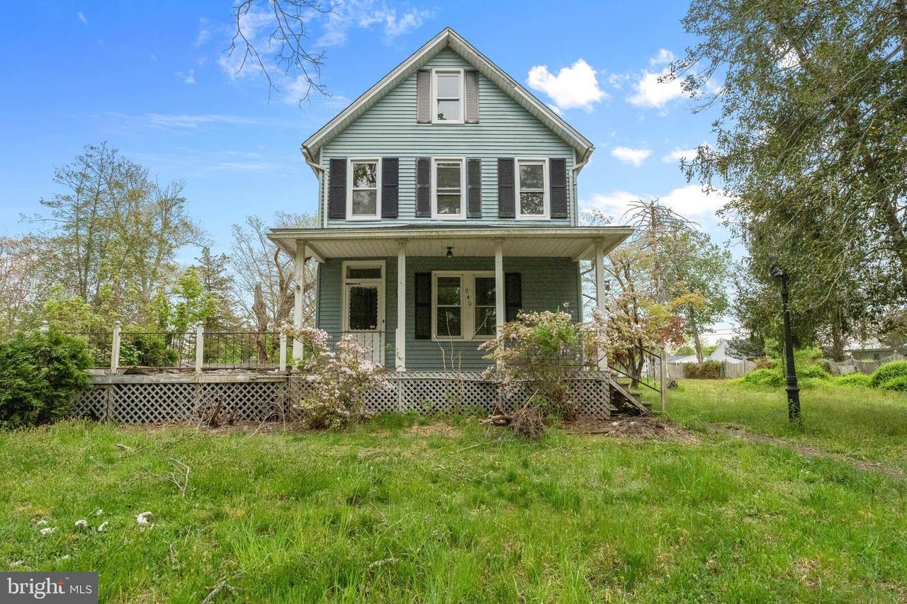240 New York Avenue - Photo 1