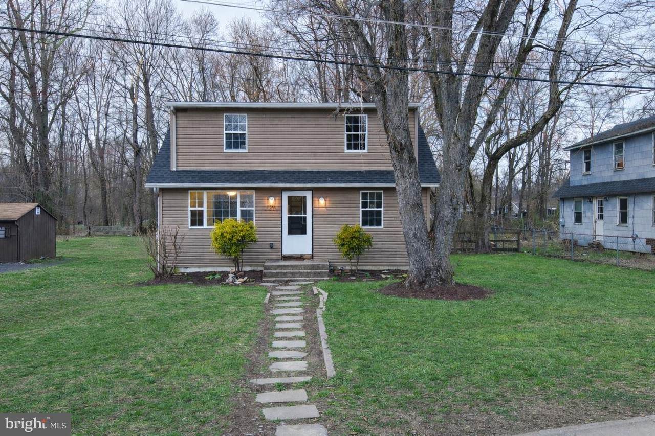 21 Sycamore Road - Photo 1