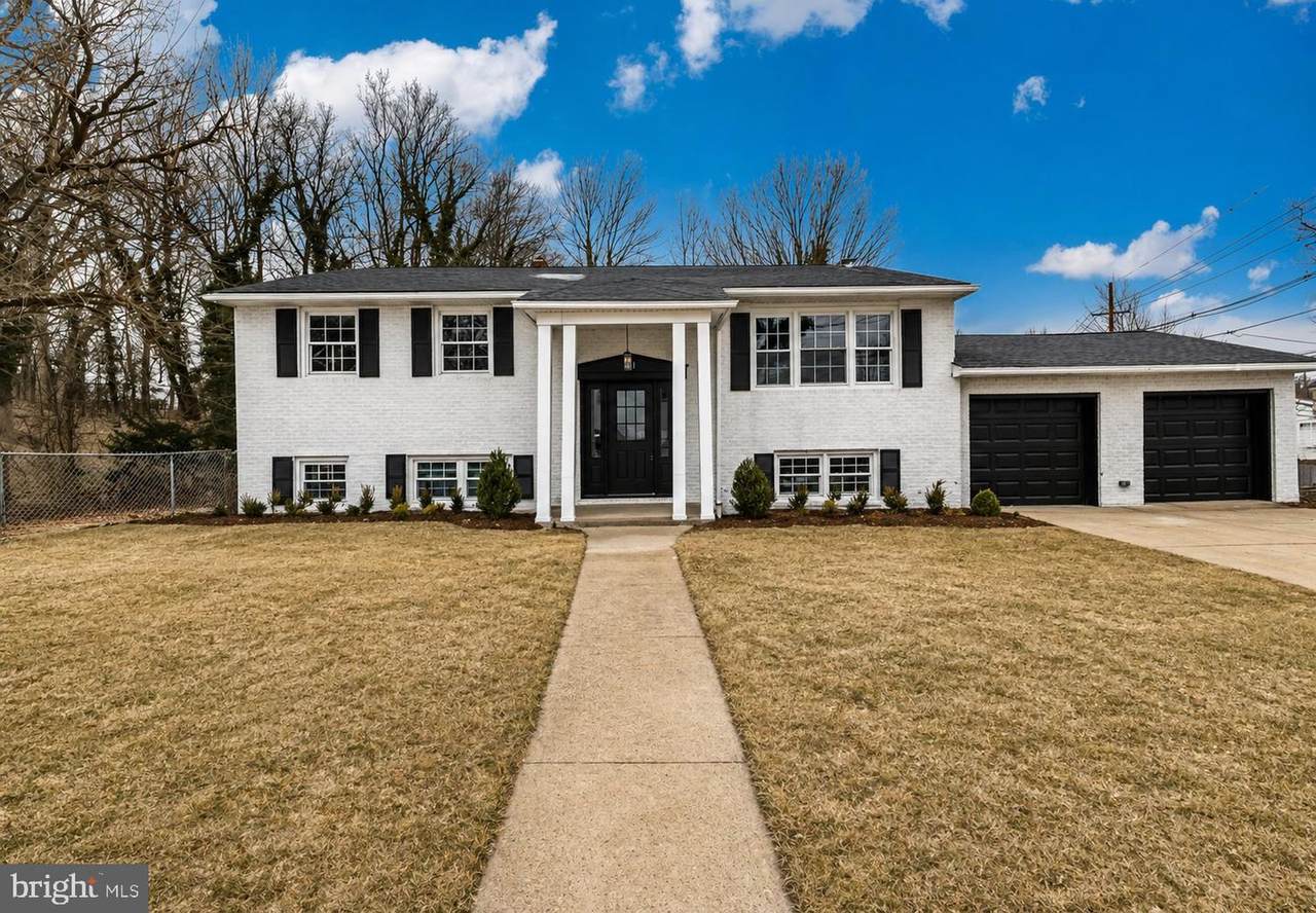 901 Sunset Drive - Photo 1