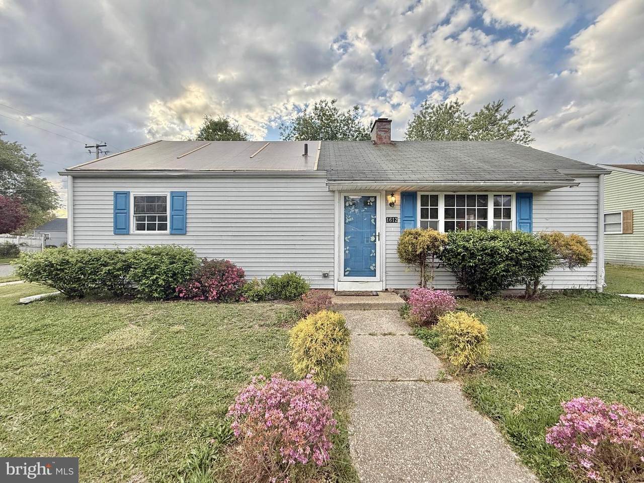 1612 Third Avenue - Photo 1