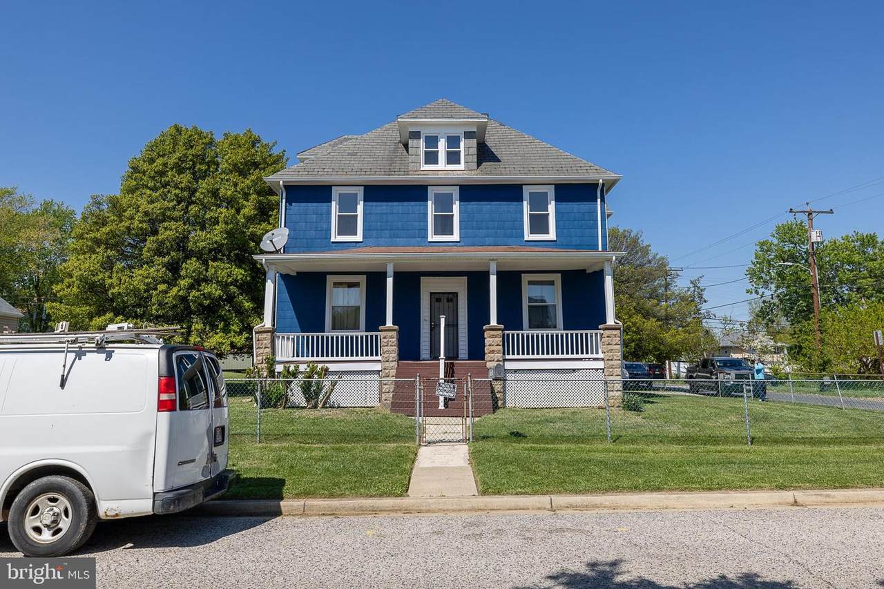 3914 Pinewood Avenue - Photo 1