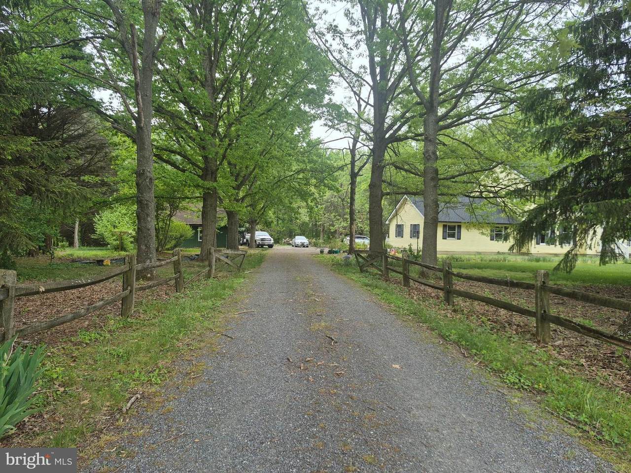 https://bt-photos.global.ssl.fastly.net/brightmls/1280_boomver_1_804861558552-2.jpg