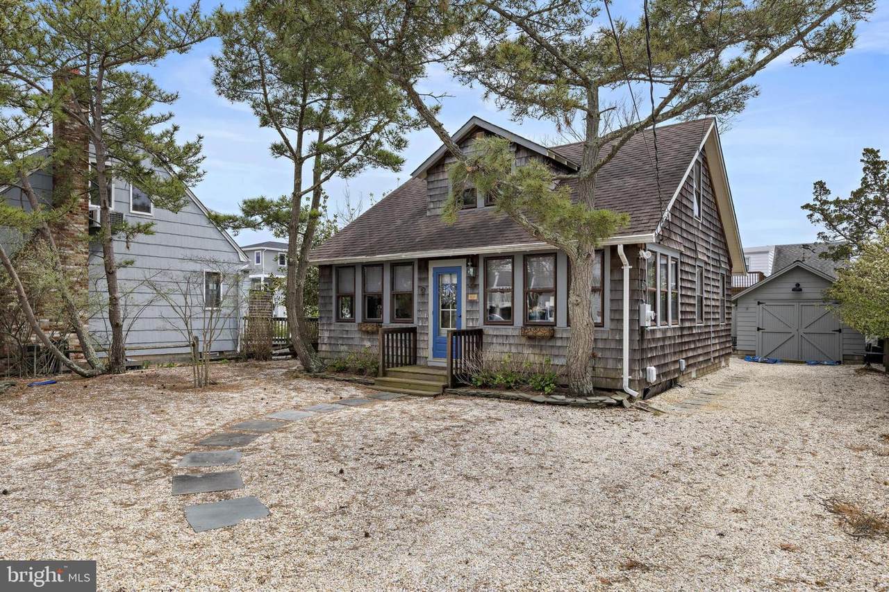 276 11TH Street - Photo 1